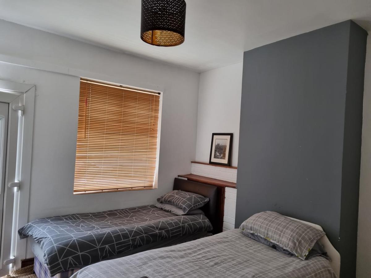 Вилла Knighton House Лестер Экстерьер фото